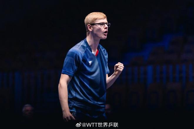 介與特殊背 介與特殊背