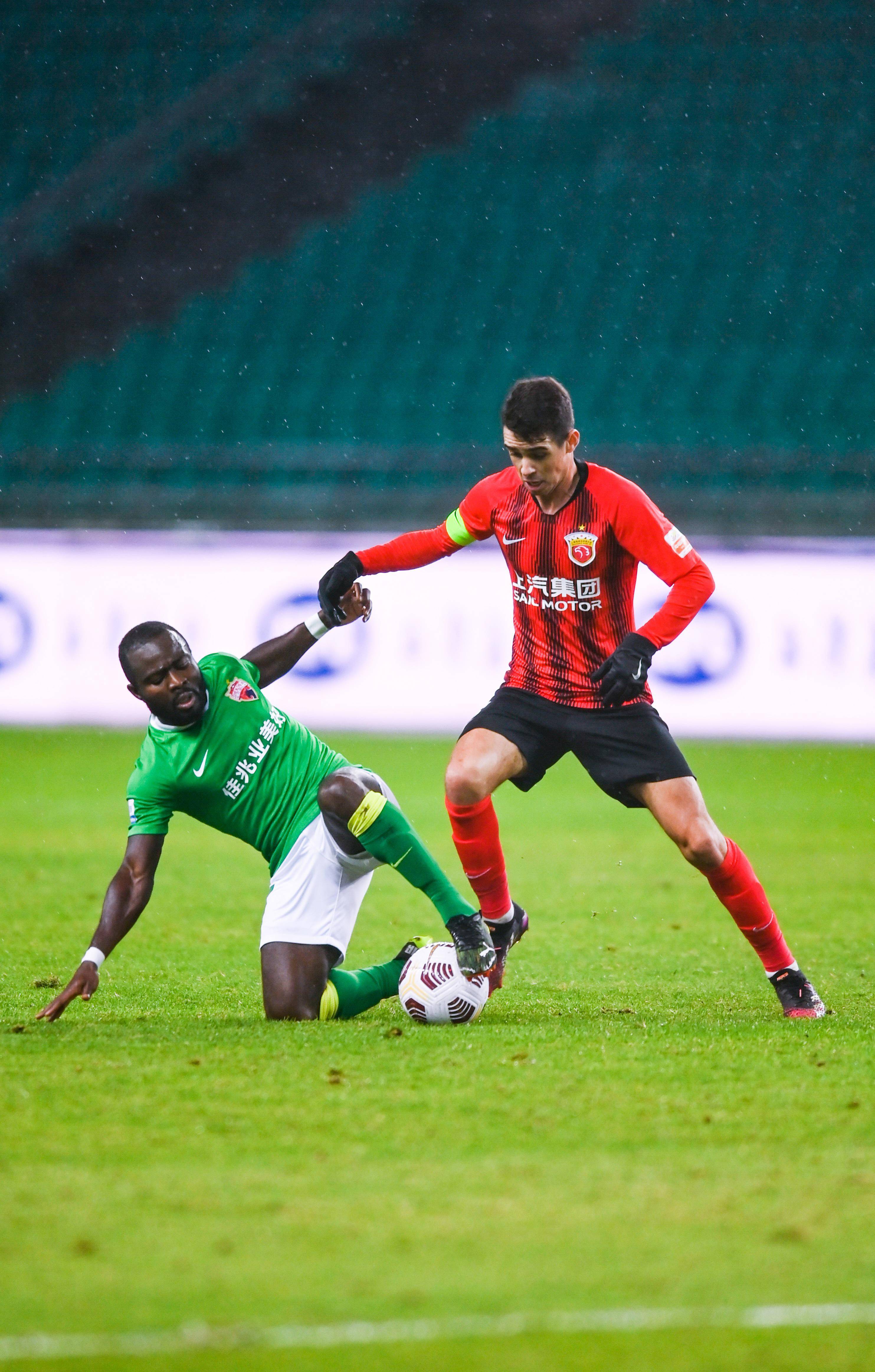 及在场上的 及在场上的